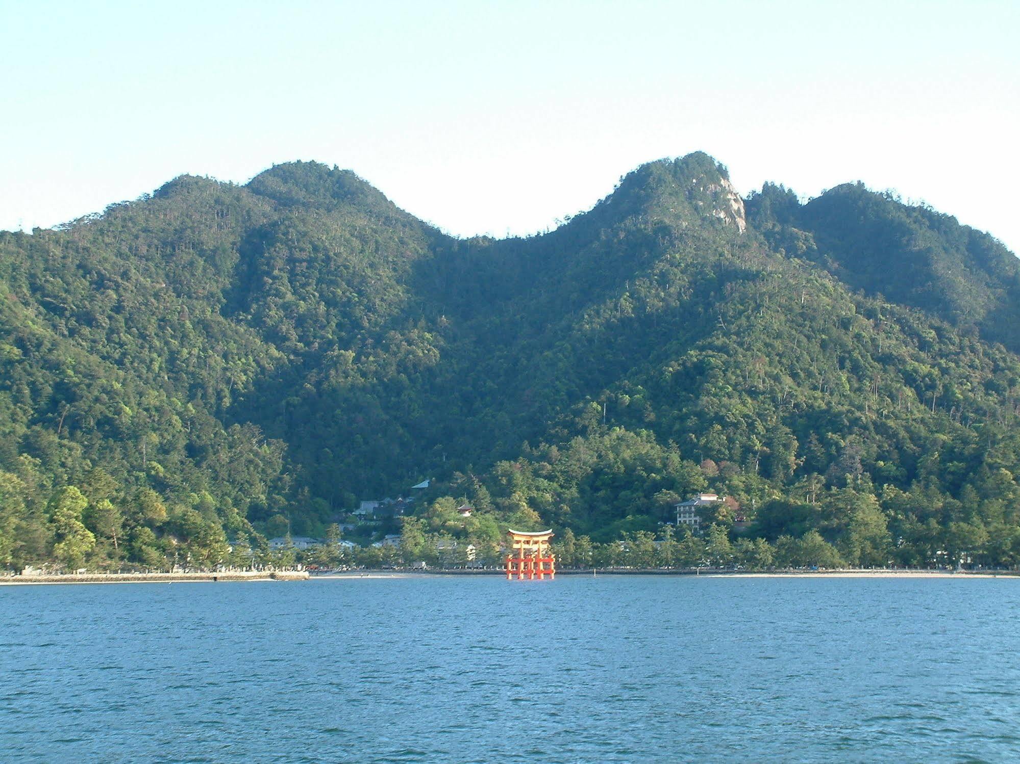 Miyajima Hotel Makoto Хатсукаичи Екстериор снимка
